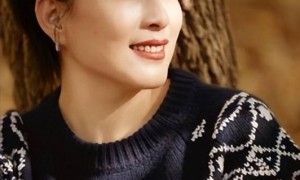 她长得漂亮，演技好，出道30年零绯闻，嫁小丈夫不生孩子也幸福