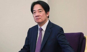 台海火药味升级！台拟再购28套美制“海马斯”，解放军强硬表态，赖清德急了！